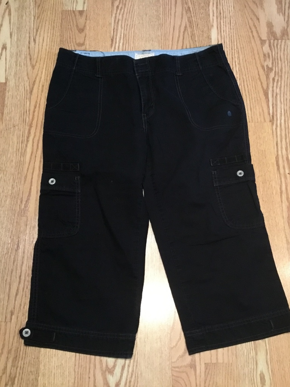 Levi’s Cargo Capri pants size 10